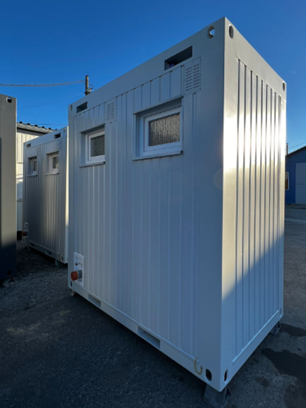 stock-module-sanitaire-2-portes-pro-container-maritime-amenage